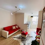 Spacious 1Br City Hub With Balcony