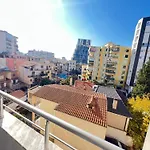 Spacious 1Br City Hub With Balcony