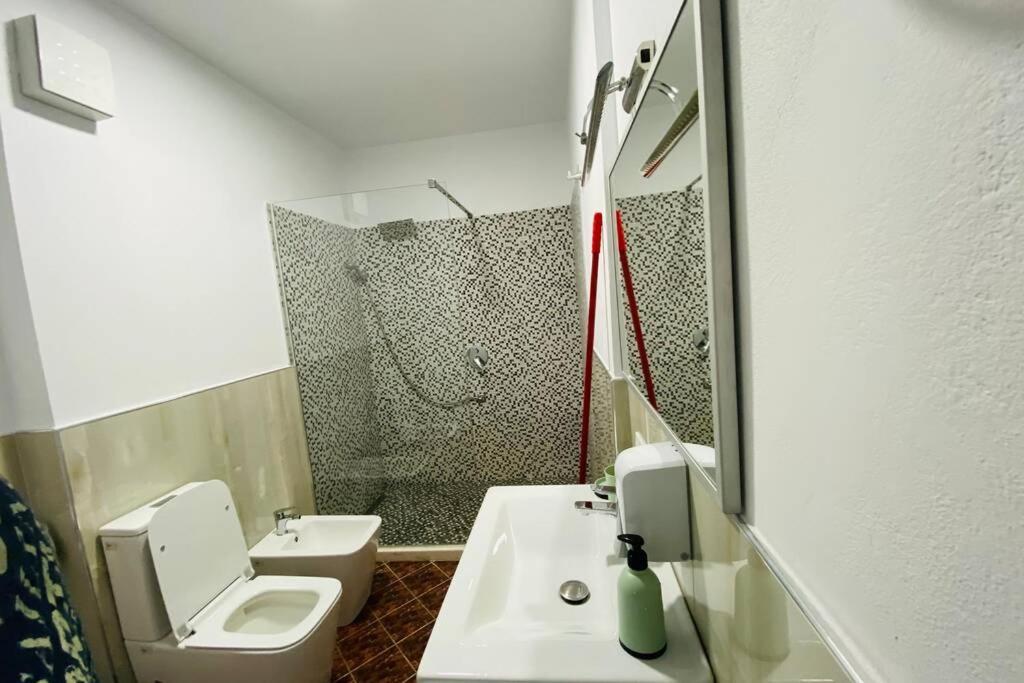 Spacious 1br Hub With Balcony Tirana